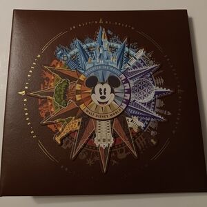 Disney World Disney Parks Photo Album "Discover The Magic" Preowned Ex. Cond.